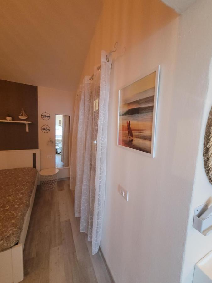 Surf House Mirice Apartment Vignola Mare Екстериор снимка