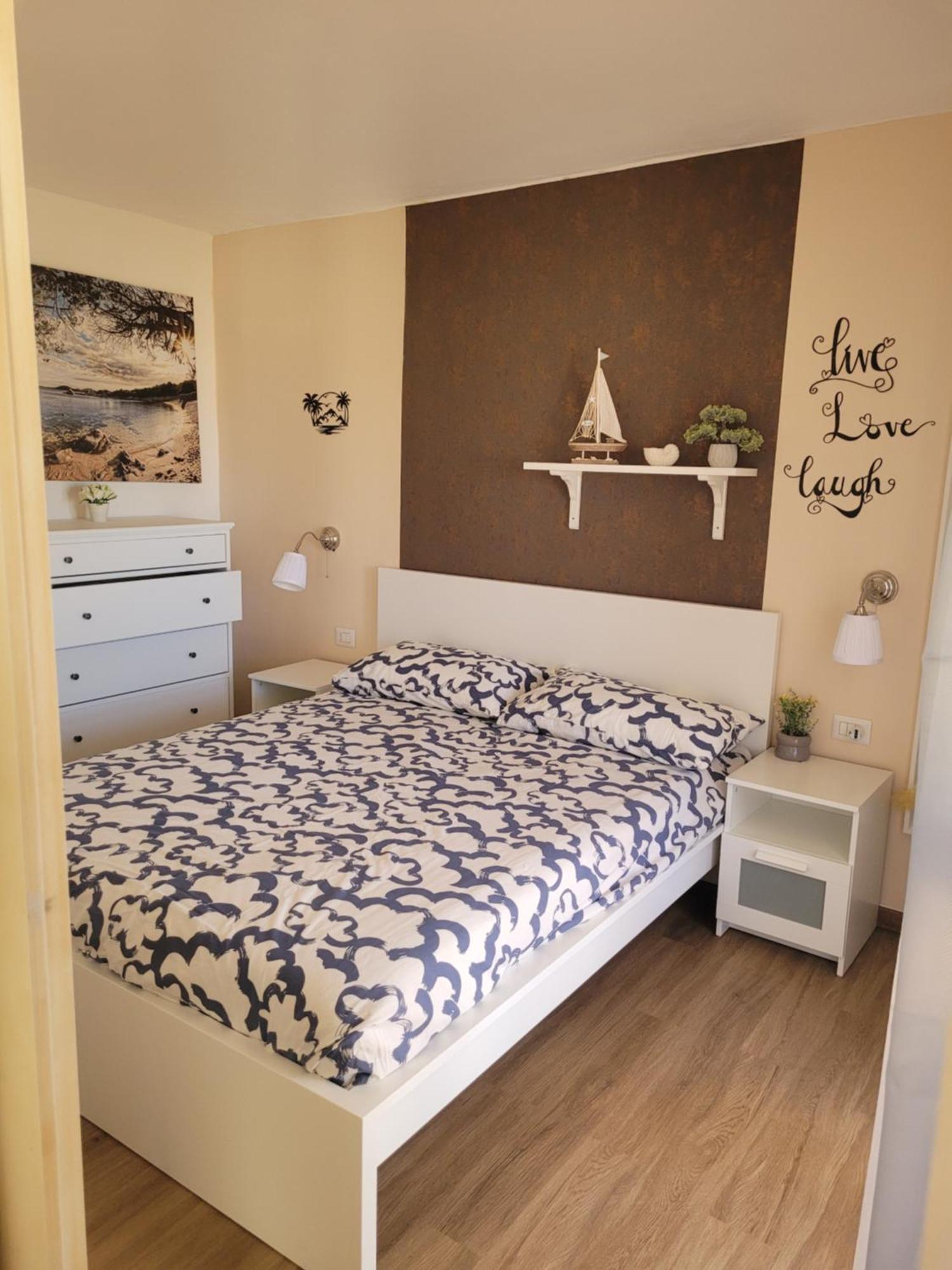 Surf House Mirice Apartment Vignola Mare Екстериор снимка