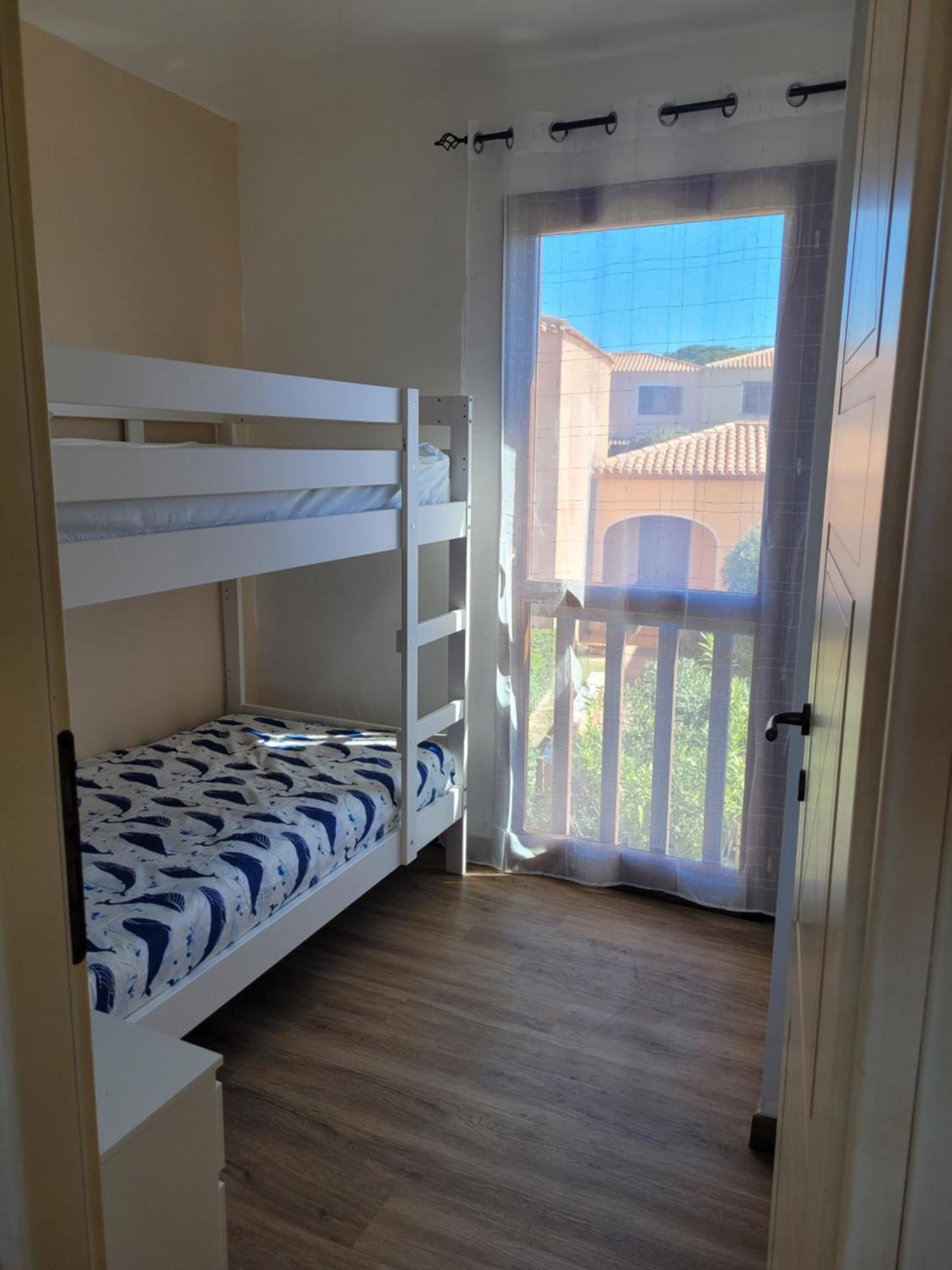 Surf House Mirice Apartment Vignola Mare Екстериор снимка