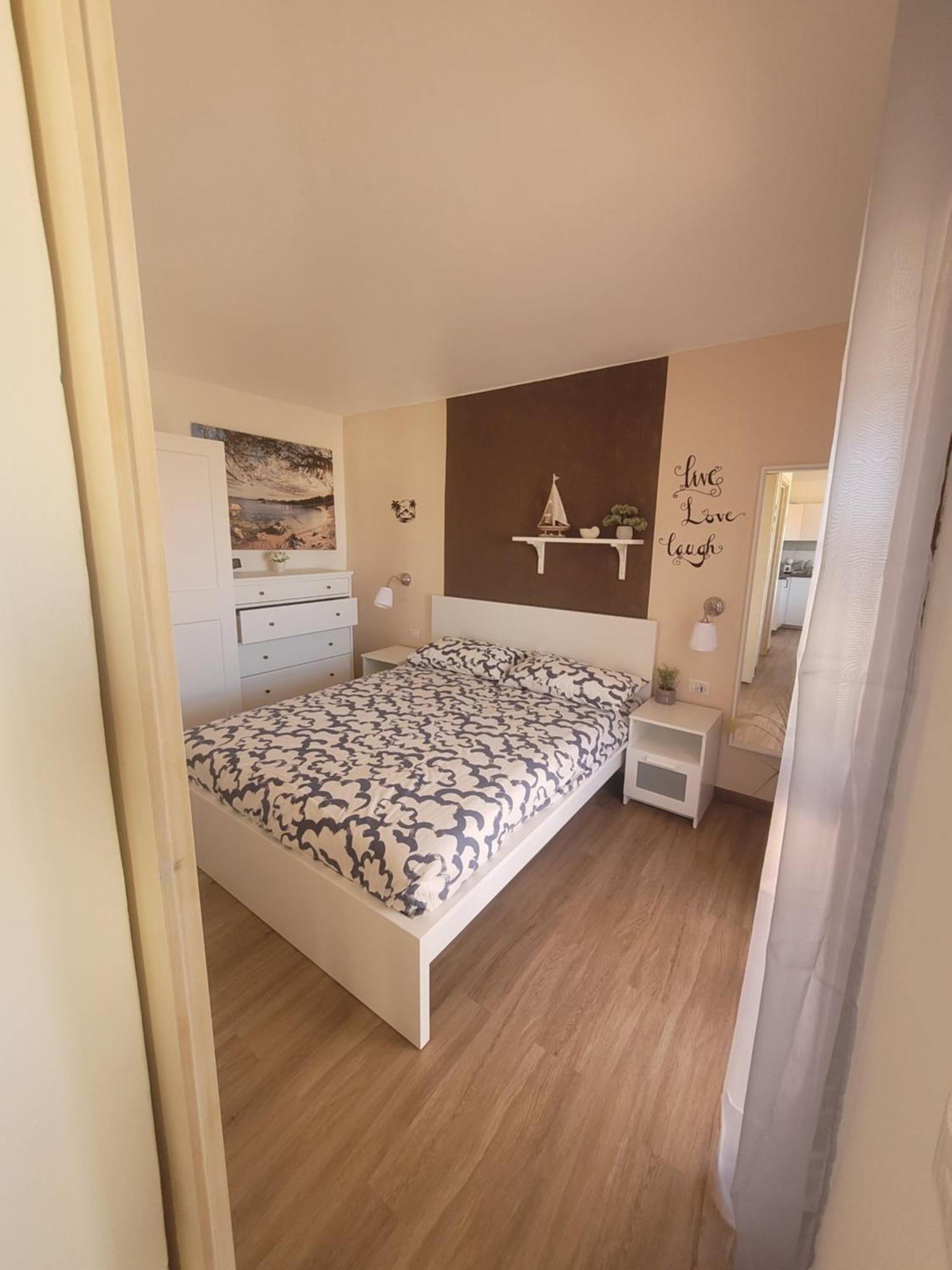 Surf House Mirice Apartment Vignola Mare Екстериор снимка